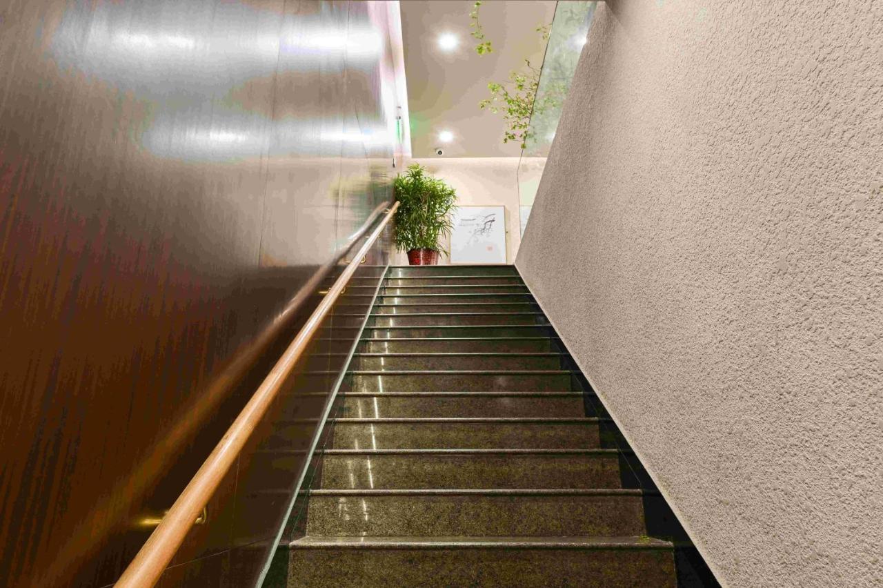 Xingshe Alley Courtyard Hotel Beijing Wangfujing Forbidden City Branch - Breakfast Included & English Speaking Reception & Free Wifi And Laundry Room & Hutong Culture & Cat-Keeping & Flower-Growing Terrace & One Day Tour Service & Free Coffee Eksteriør bilde